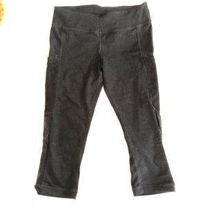 Fabletics Fishnet detail capri leggings S